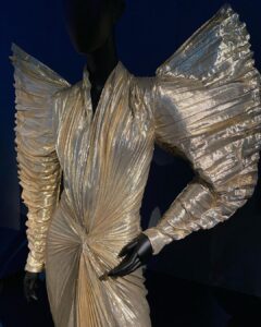 robe dorée Thierry mugler
